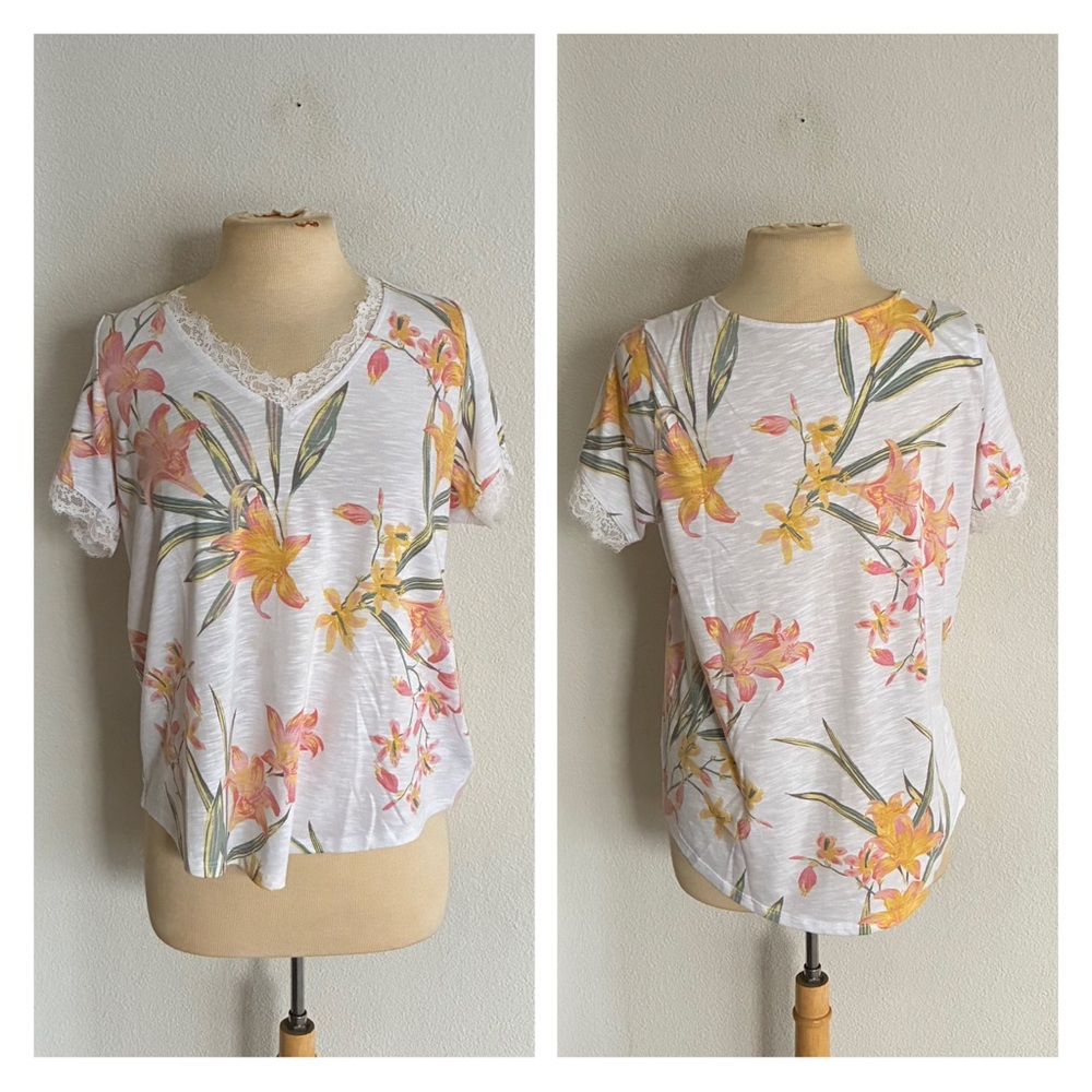 Torrid floral tee size 00/M/L